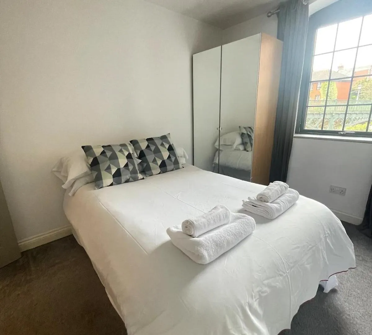 2 The Courtyard - Apartment For Business, Leisure Or Relocation Exeter